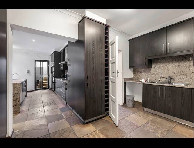 8 BEDROOM HOUSE FOR SALE IN WENDYWOOD